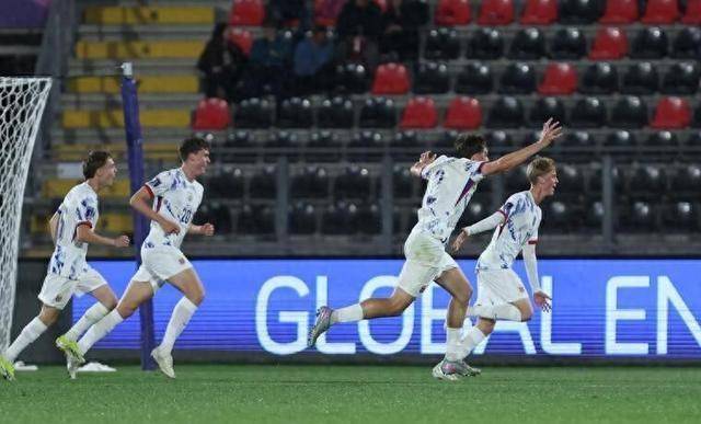 关于爆冷！足球强队意外出局震惊全场的信息