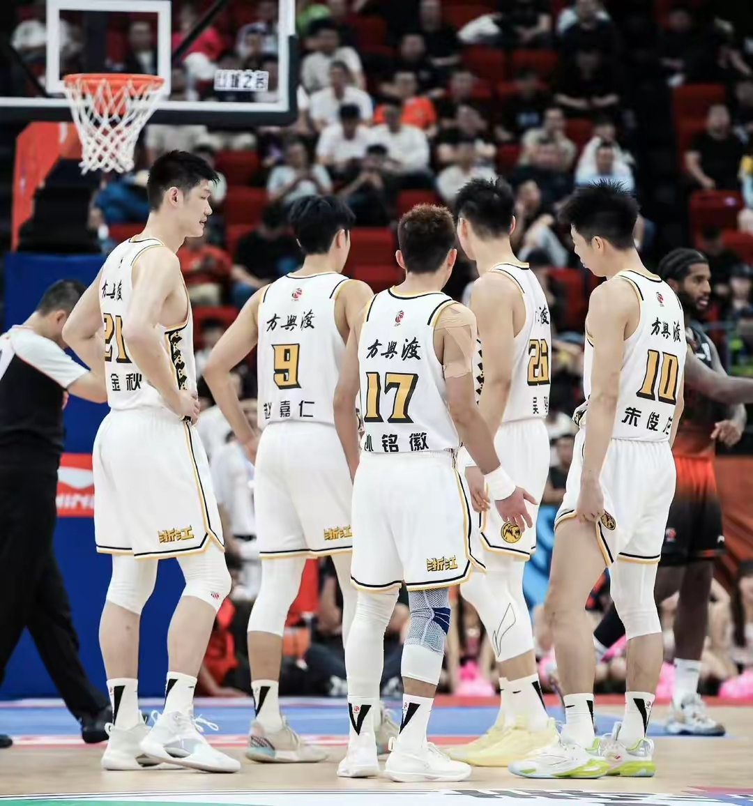 关于豪门对决！CBA上演世纪大战的信息