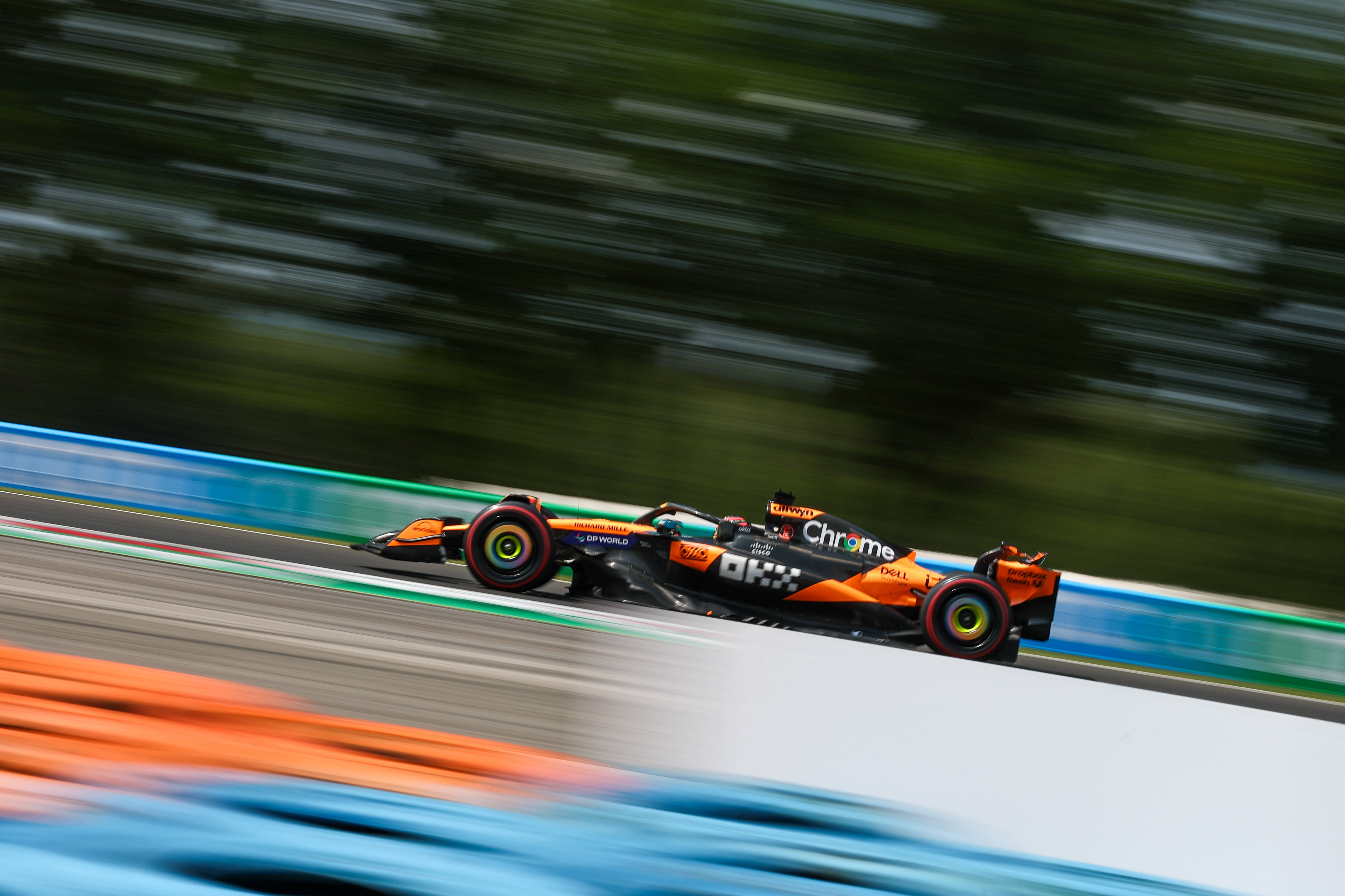 包含迈凯伦轻取红牛车队,勒克莱尔统治全场的词条 包含迈凯伦轻取红牛车队,勒克莱尔统治全场的词条