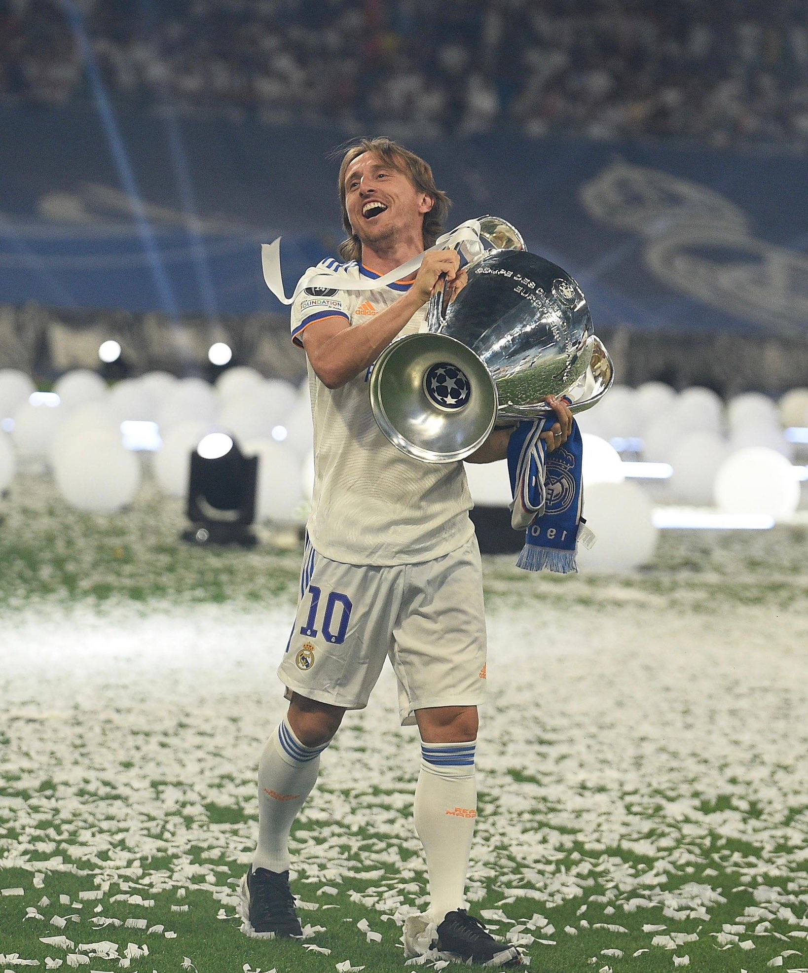 马赛完胜利物浦,莫德里奇点燃赛场 马赛完胜利物浦,莫德里奇点燃赛场