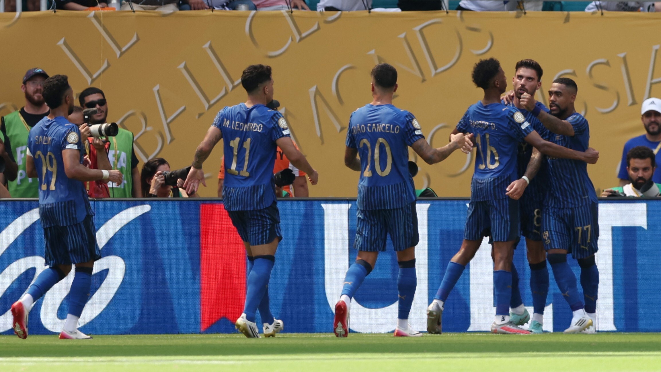 马赛完胜利物浦,莫德里奇点燃赛场 马赛完胜利物浦,莫德里奇点燃赛场