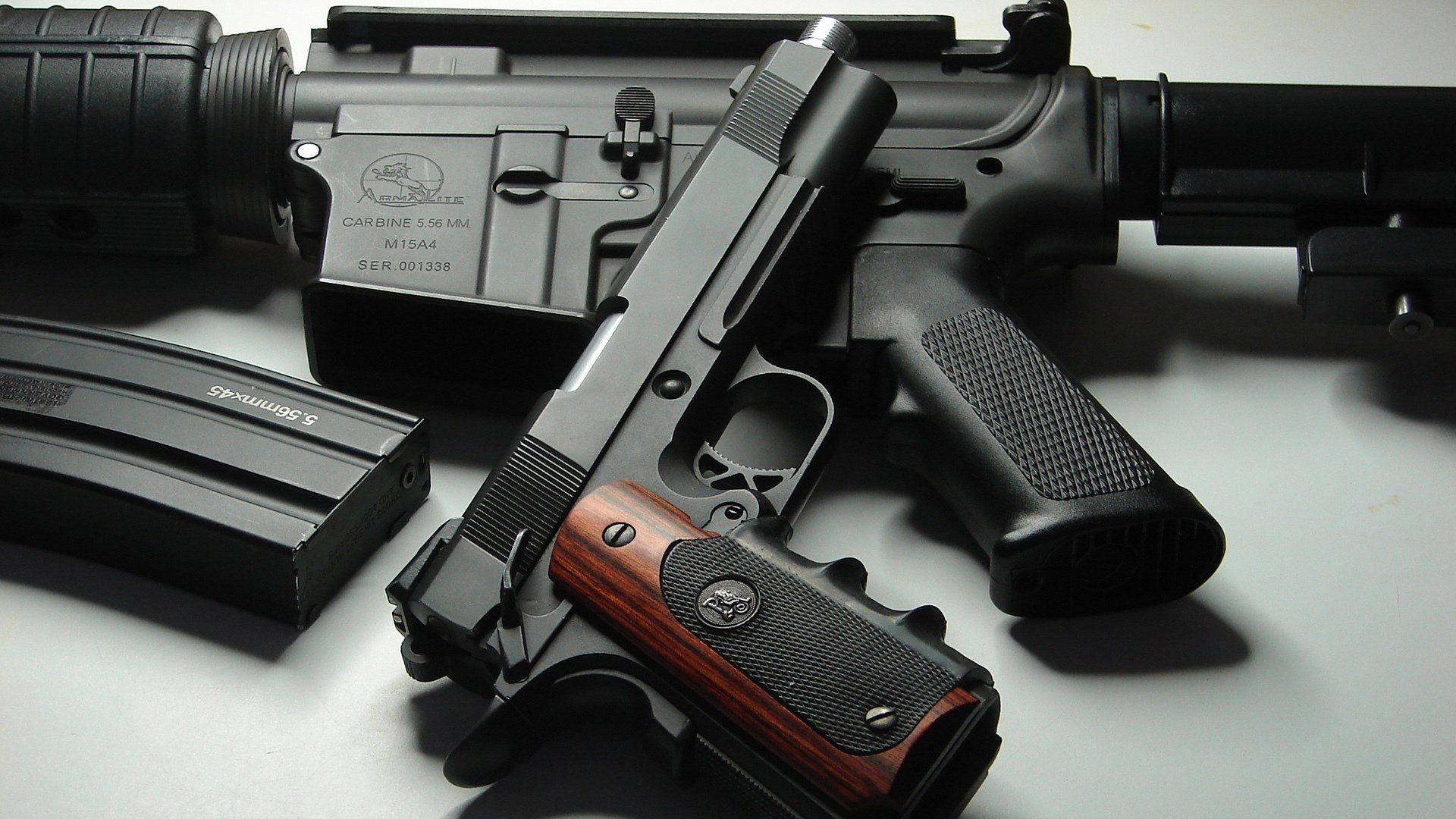 绿茵与硬木的对话，当欧冠悬念遇上篮网碾压的交响