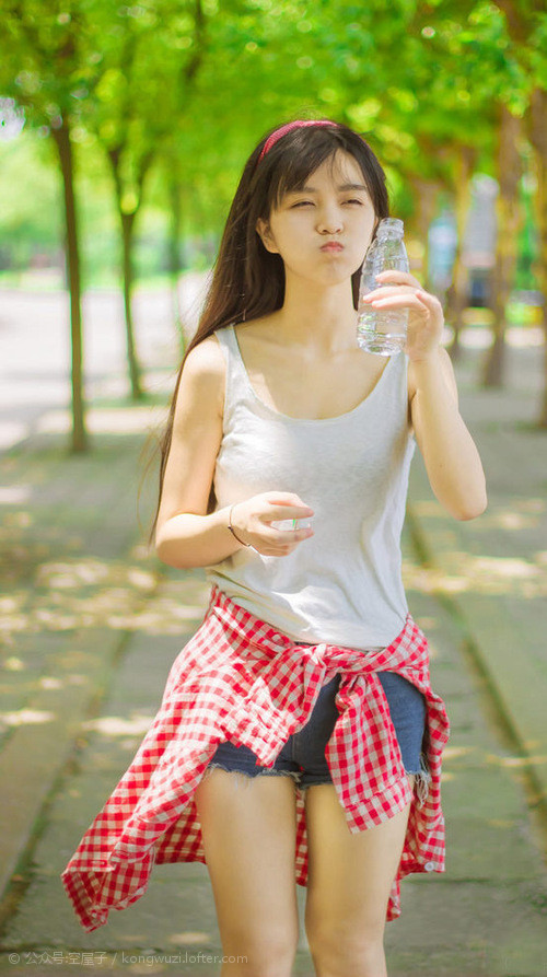 从华盛顿的铜墙铁壁到库里的全球飓风，当团队封锁遇上个人统治，篮球世界如何被重新定义？